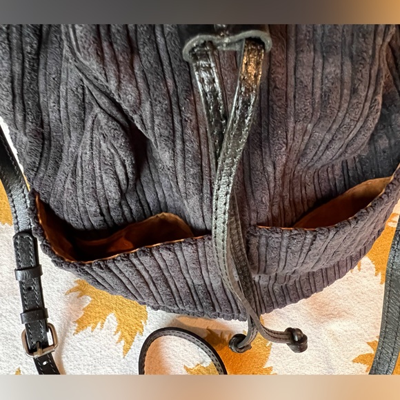 Patrizia Nash velvet corduroy sack bag crossbody - Picture 4 of 13